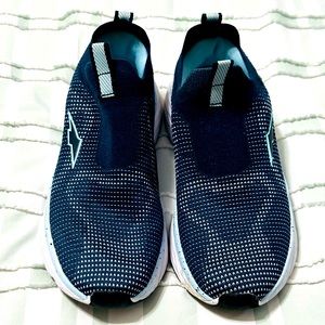 SOLD ON CROSSPOST.       Avia Blue Stretch Slip Ons, sz 6